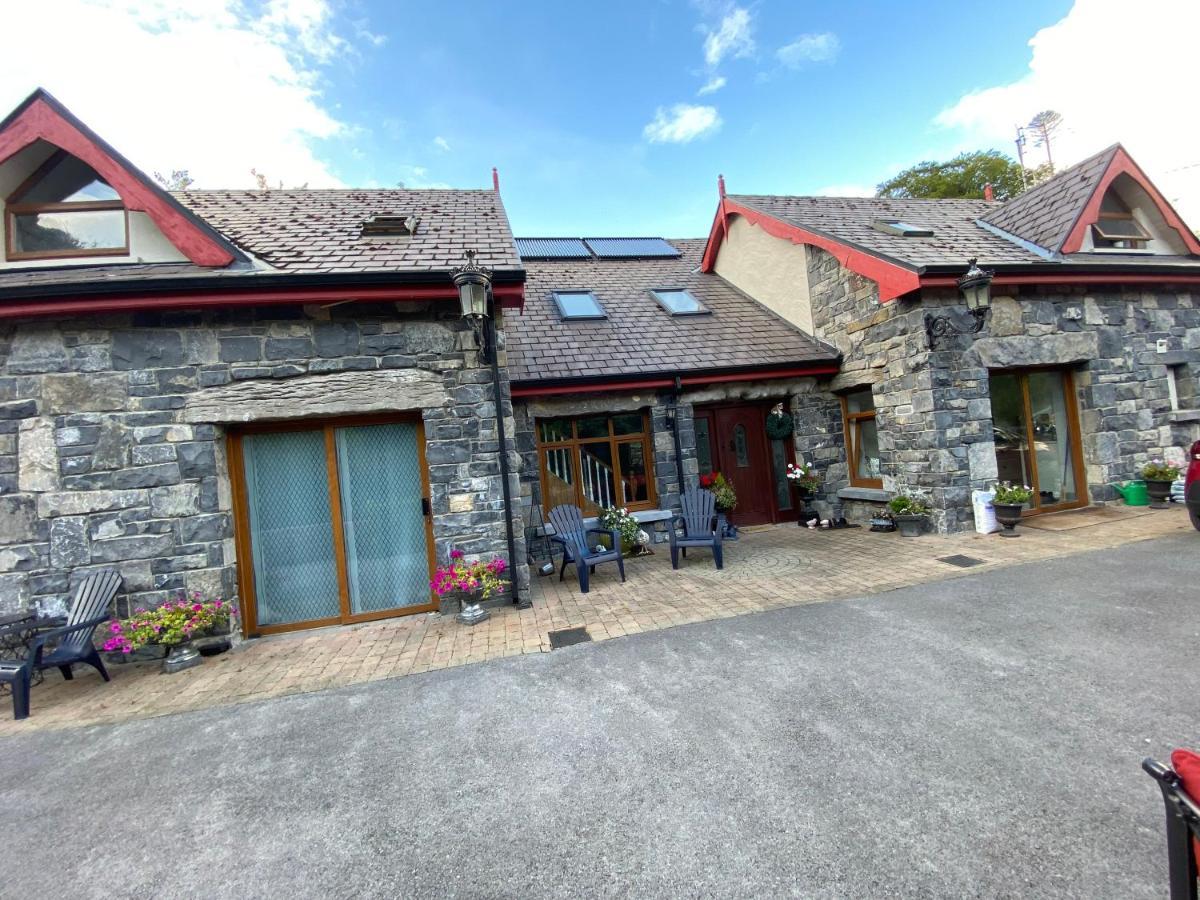 Salmon Weir Lodge Cong Bagian luar foto